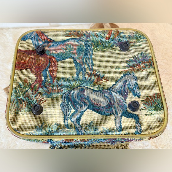 Vintage Horse Equestrian Tapestry Train Makeup Case - Picture 4 of 7